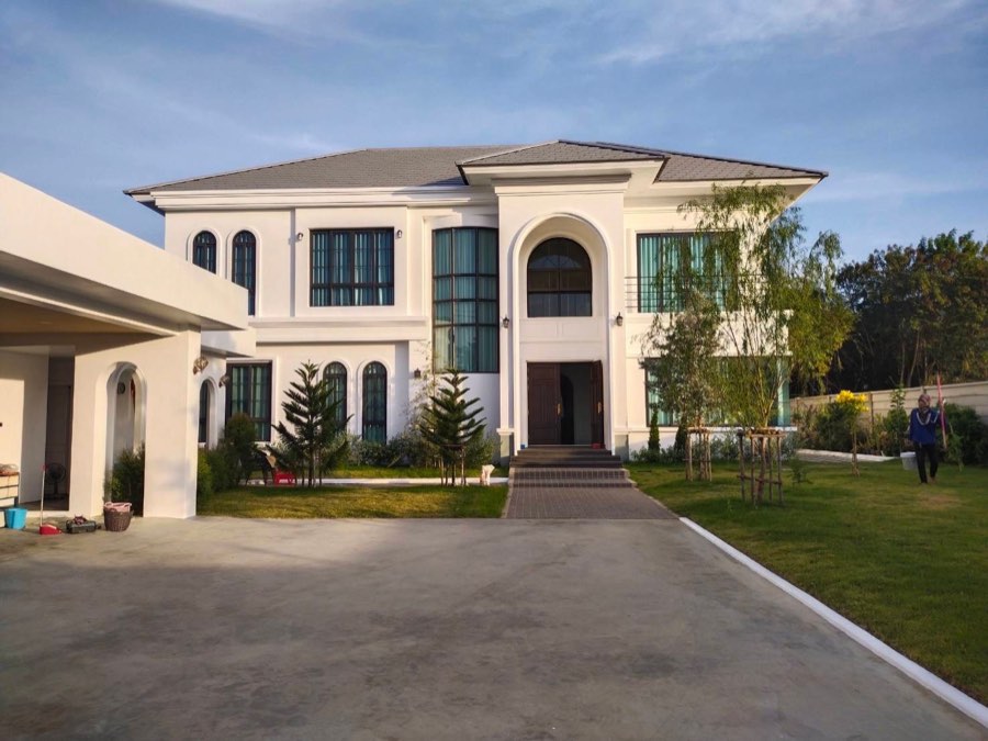 ผลงานสร้างบ้าน บ้านแปดริ้ว สไตล์ Modern Classic เมืองฉะเชิงเทรา
