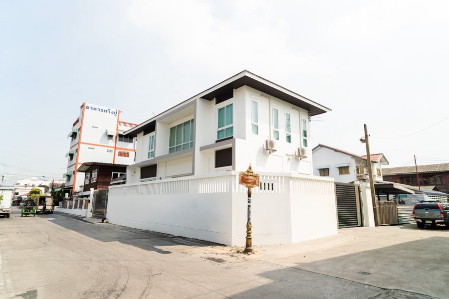 บ้านคุณดา สไตล์ Contemporary ปากน้ำ สมุทรปราการ รูปที่ 5